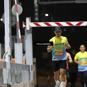 Runner Photo 7086113