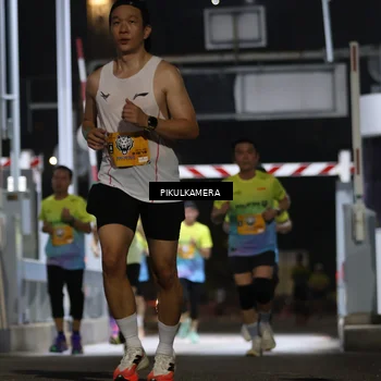 Runner Photo 7086132