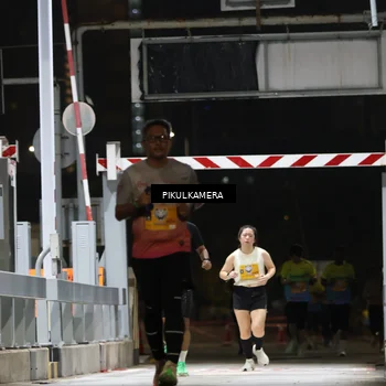 Runner Photo 7086458