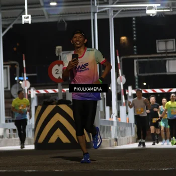 Runner Photo 7086709