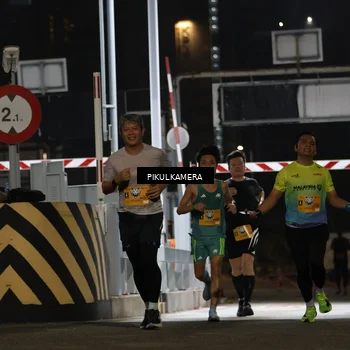 Runner Photo 7086712