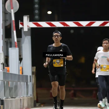 Runner Photo 7086743