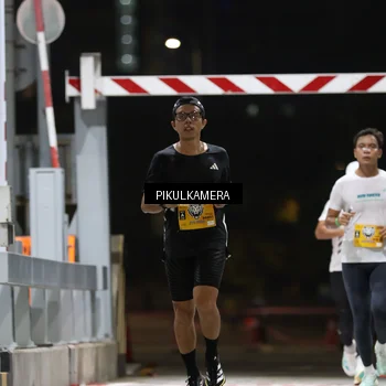 Runner Photo 7086745