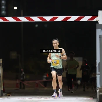 Runner Photo 7086755