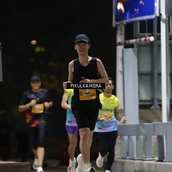 Runner Photo 7086768