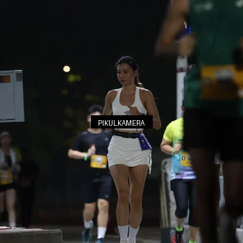 Runner Photo 7086792