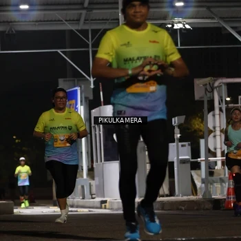 Runner Photo 7086851