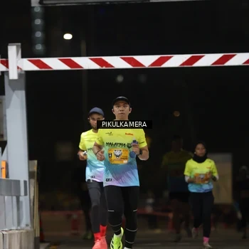 Runner Photo 7086875