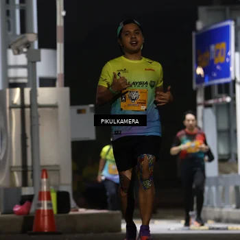 Runner Photo 7086888