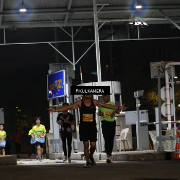 Runner Photo 7087012