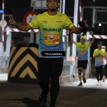 Runner Photo 7087100