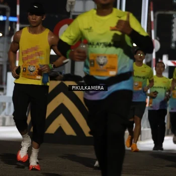 Runner Photo 7087142