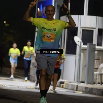 Runner Photo 7087212