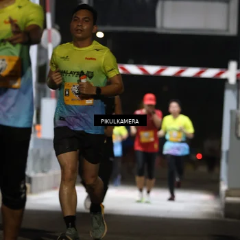 Runner Photo 7087263
