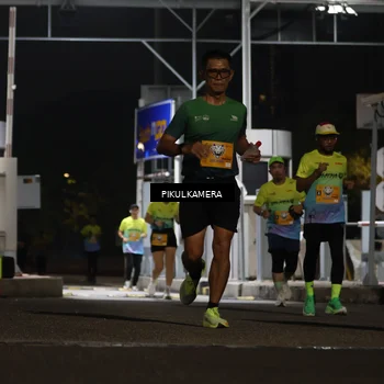 Runner Photo 7087342