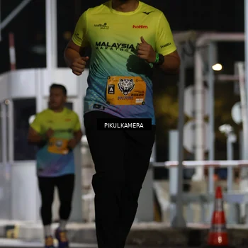 Runner Photo 7087594