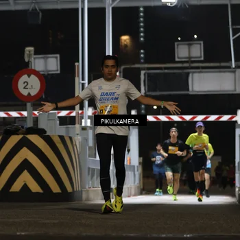 Runner Photo 7087645