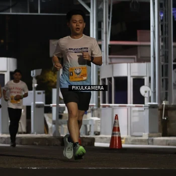 Runner Photo 7087716