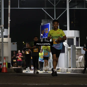 Runner Photo 7087777