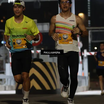 Runner Photo 7087853