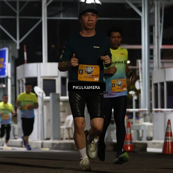 Runner Photo 7087863