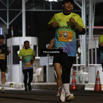 Runner Photo 7087866