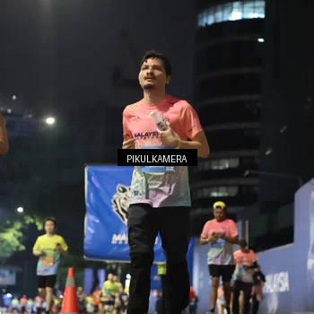 Runner Photo 7088002