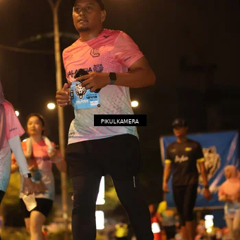 Runner Photo 7088746