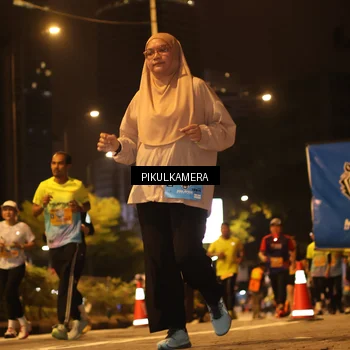 Runner Photo 7088973