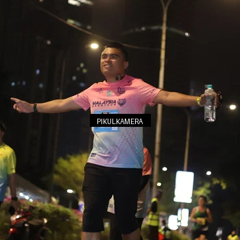 Runner Photo 7090918