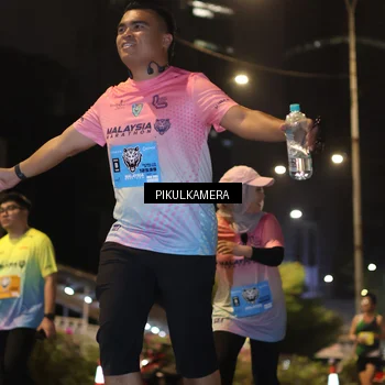 Runner Photo 7090919