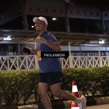Runner Photo 7091020