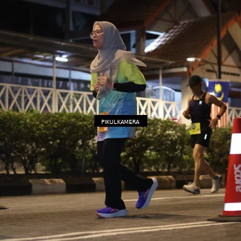 Runner Photo 7091286