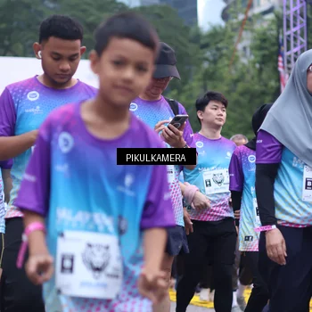 Runner Photo 7092100