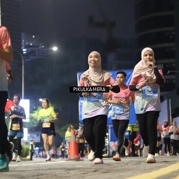 Runner Photo 7093003