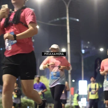 Runner Photo 7093059