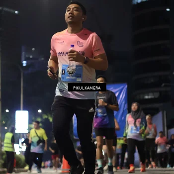 Runner Photo 7093153