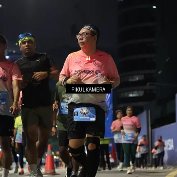 Runner Photo 7093174