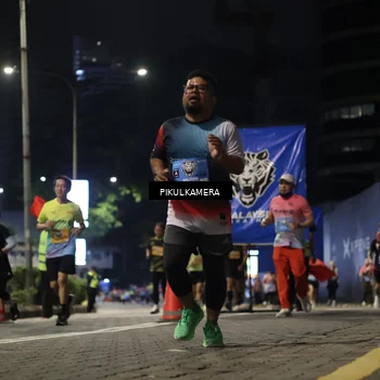 Runner Photo 7093244