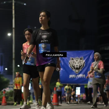 Runner Photo 7093273