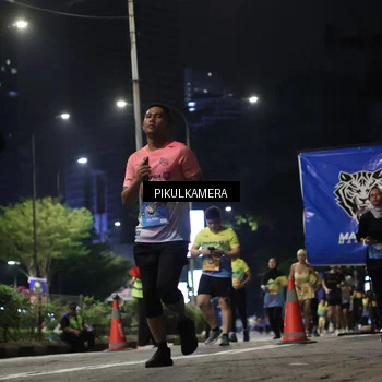 Runner Photo 7093321