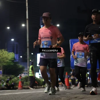 Runner Photo 7093400