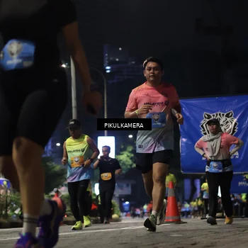 Runner Photo 7093417