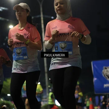 Runner Photo 7093476