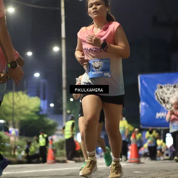 Runner Photo 7093611