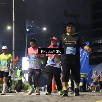 Runner Photo 7093636