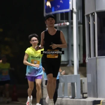Runner Photo 7094066