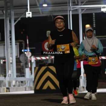 Runner Photo 7094086