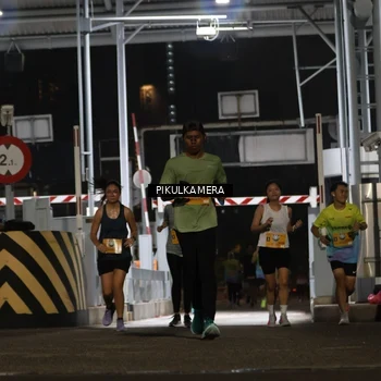 Runner Photo 7094092