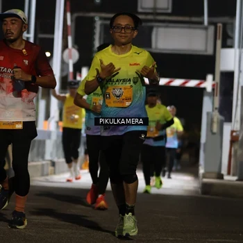 Runner Photo 7094102